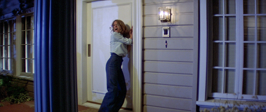 Laurie discovers she has lost the house keys at the very worst moment