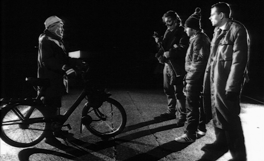 A Muslim man is contronted by a group of racists in Cauchemar blanc