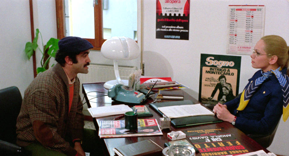 In a rare comedic scene, Lidia is approached by the maker of an incriminating bag