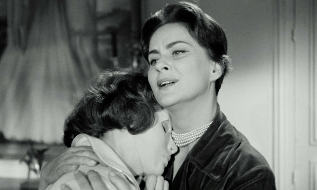 Louise comforts a distressed Christiane