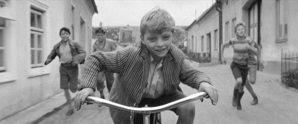 Oldřich outruns his young pressers