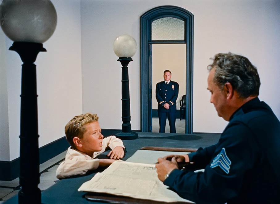 David attempts to convince Desk Sergeant Finlay of what he has seen as the chief looks sonly on